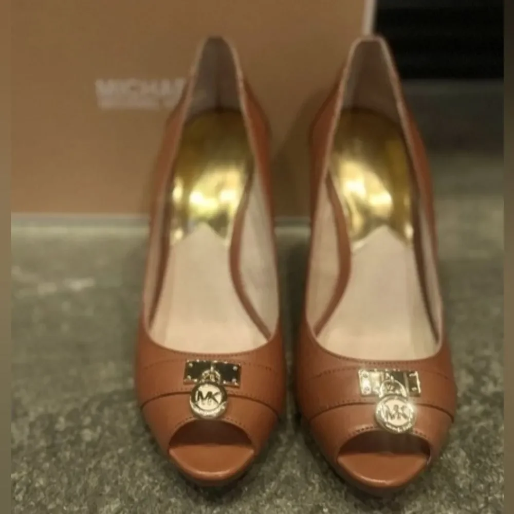 NEW Michael Kors MK Hamilton Tan Light Brown Peep Open Toe Wedge Heels Pump 10